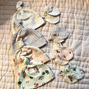 New! 👶🥕🥗Gerber 4 hats and 4 pairs of mittens - size 0-3 100% cotton. 🥗🥕👶